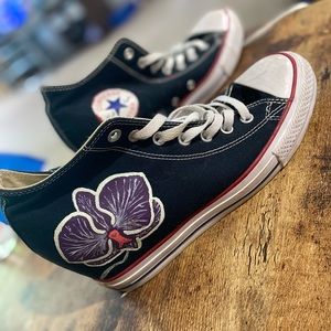 Hand painted heeled converse size 11 women’s.